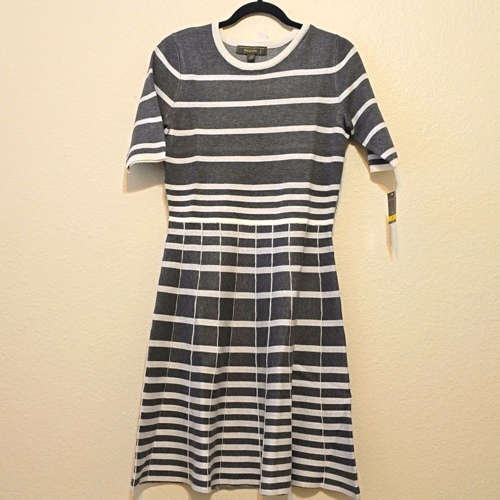 MELONIE KNIT Dress SIZE MEDIUM‎